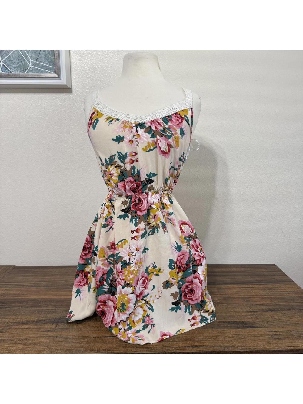 Papaya Floral Print Summer Dress with Lace Trim Size Small